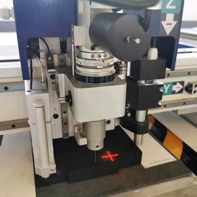 Superstar CNC CX- Автоматический кожаный мягкий материал из вибрационного ножа.