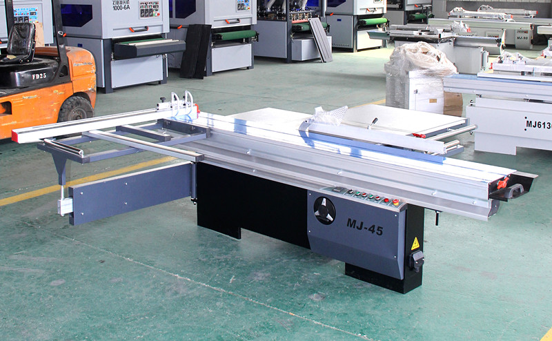 Superstar CNC CX - Деревообрабатывающее оборудование Панельная пила с подвижным столом для резки под углом 45 градусов